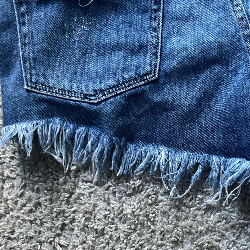 Super cute Free People We The Free Loving Good Vibrations Cutoffs in mid indigo! - Picture 5 of 9